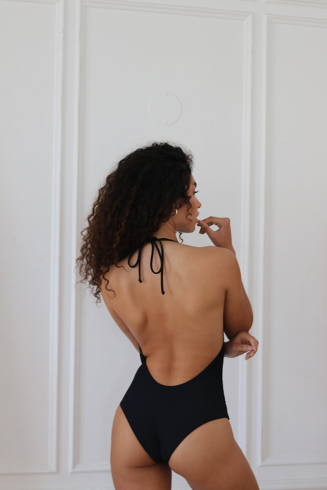 BLACK V-PLUNGE SHAPING ONE PIECE